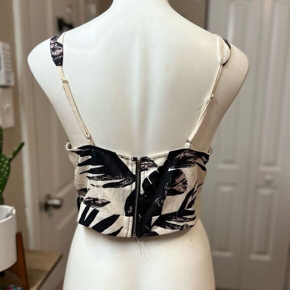 Akira Crop top - Picture 3 of 5